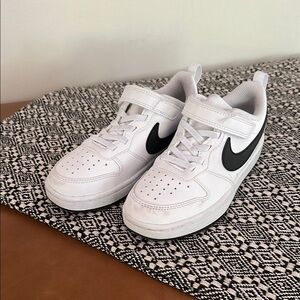 Nike Kids White and Black Sneakers Court Borough Low
